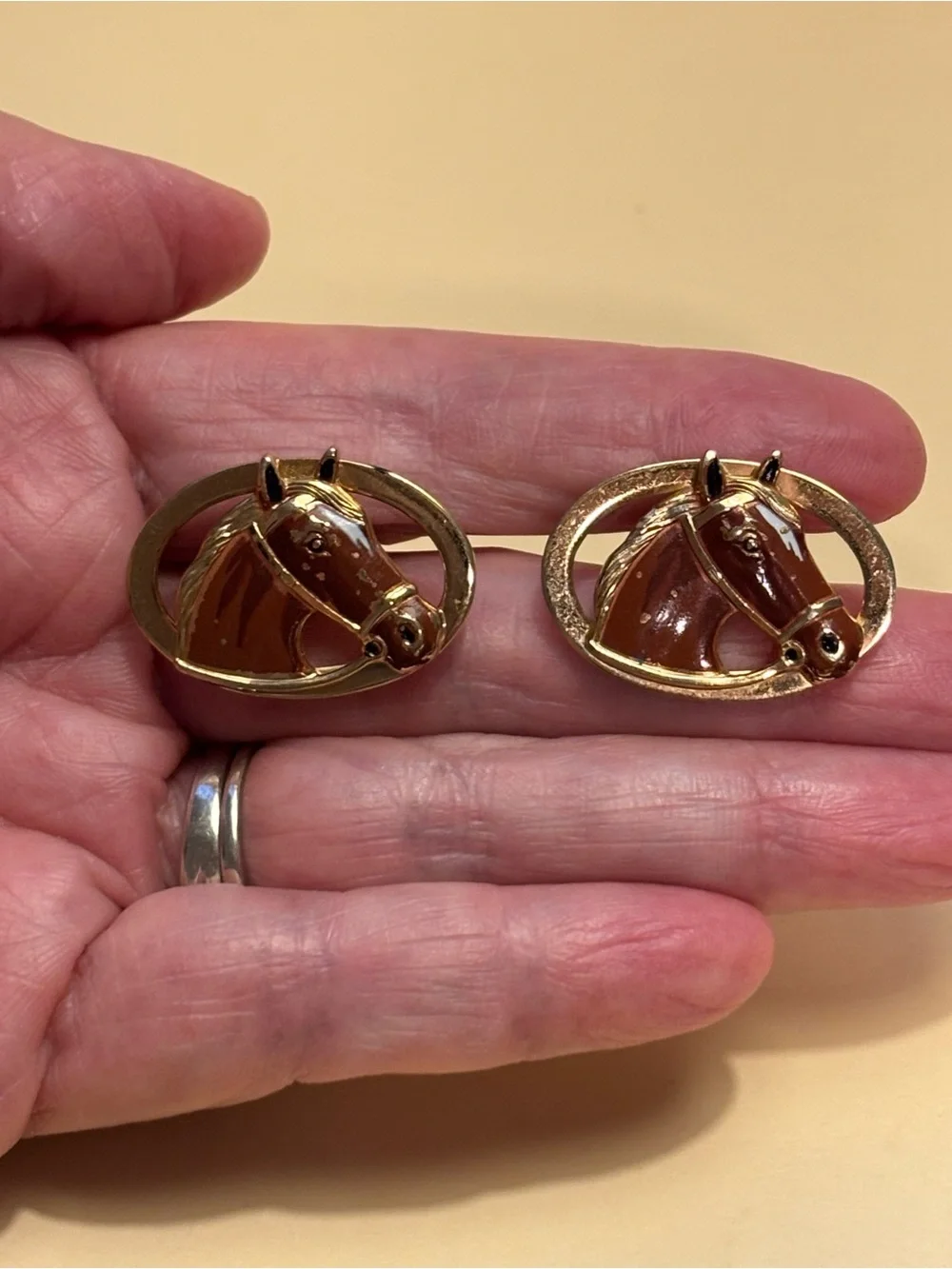 Vintage Anson Gold-Tone Brown Horse Head Cuff Links 1-1/8”